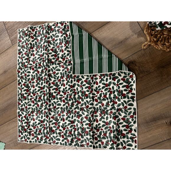 Longaberger‎ Basket Traditional Holly 17" Fabric Square Reversible Christmas - Picture 1 of 2